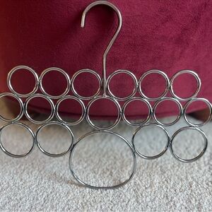 18-Hole Snag-Free Scarf Hanger - Silver / Metal - for Scarves, Belts, Jewelry